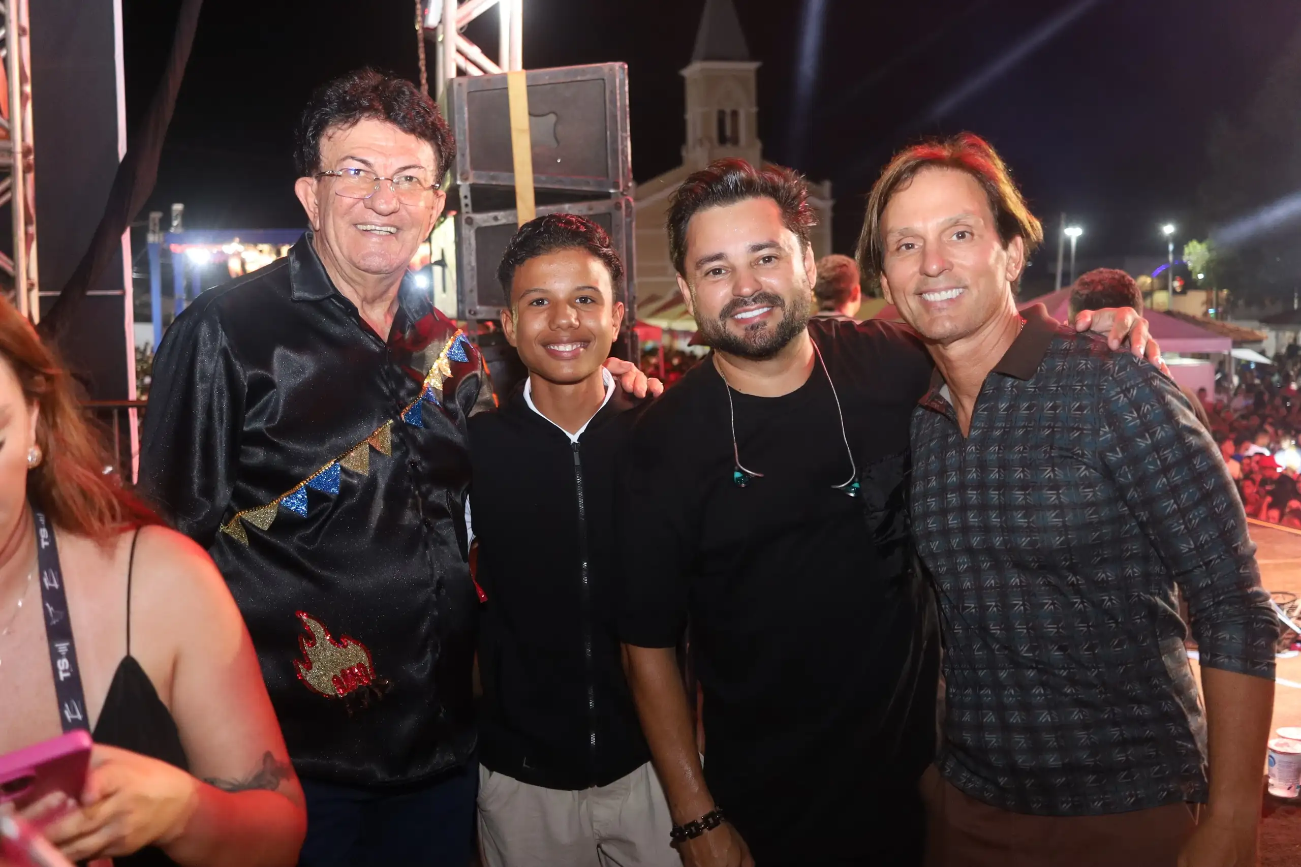 Galeria de imagens - Foto 6 da notícia: Festival Julino de Codó bate recorde de público no segundo dia de festa na Praça São Sebastião