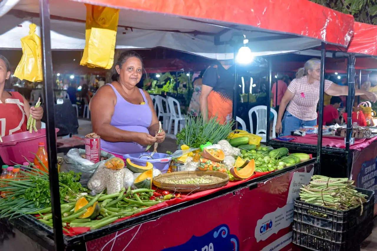 Galeria de imagens - Foto 7 da notícia: Prefeitura de Codó valoriza produtores e artesãos locais em mais uma edição da Feira da Agricultura Familiar