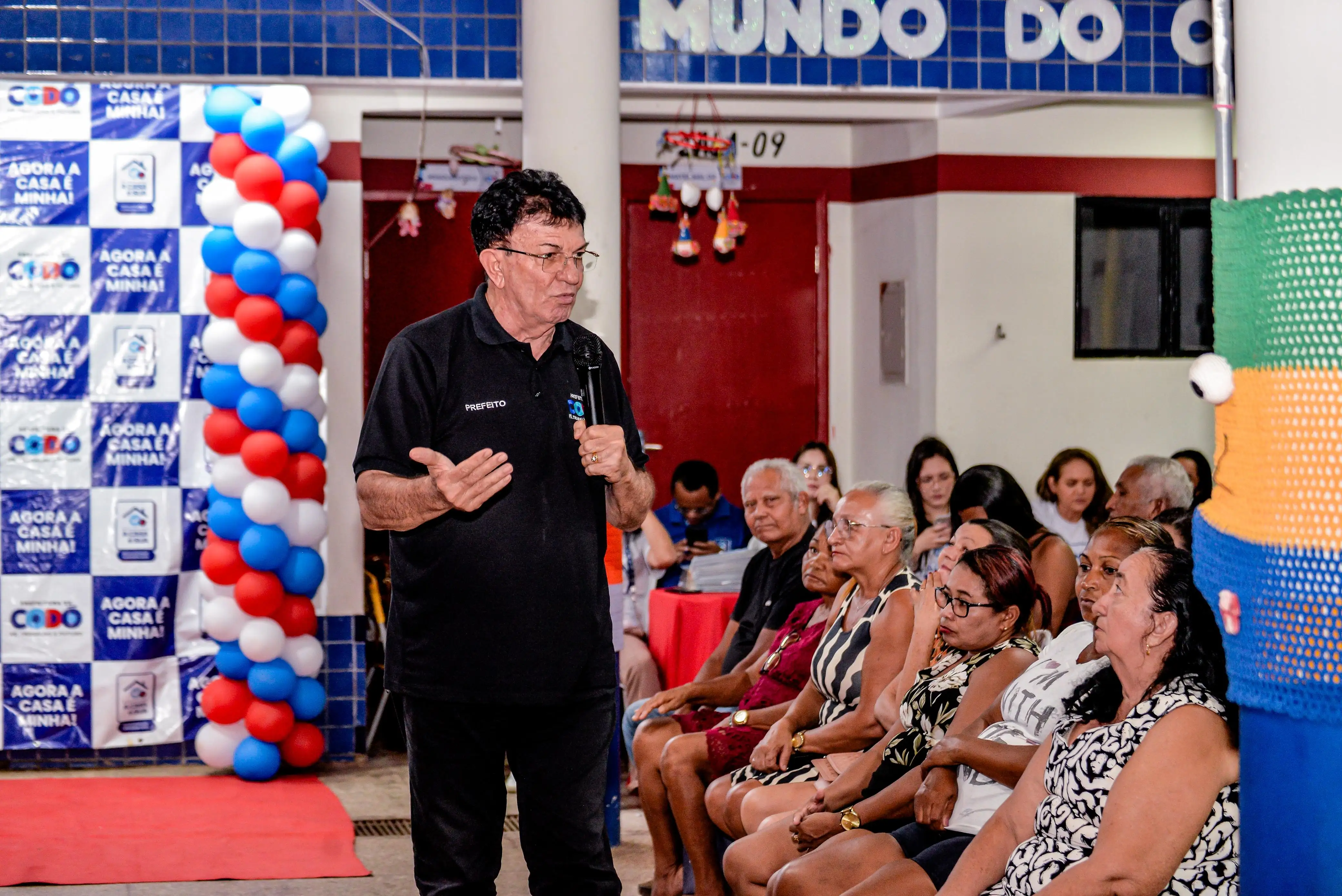 Galeria de imagens - Foto 5 da notícia: Moradores do bairro Santa Terezinha em Codó recebem títulos de propriedade de imóveis