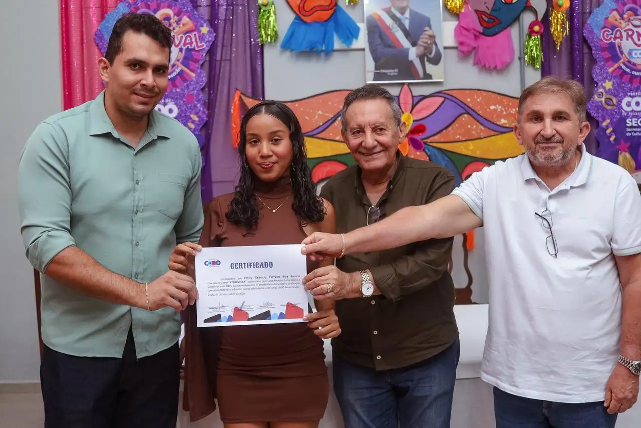 Galeria de imagens - Foto 5 da notícia: Prefeitura de Codó e IEMA certificam participantes do curso de Vitrinismo com foco no fortalecimento do comércio local