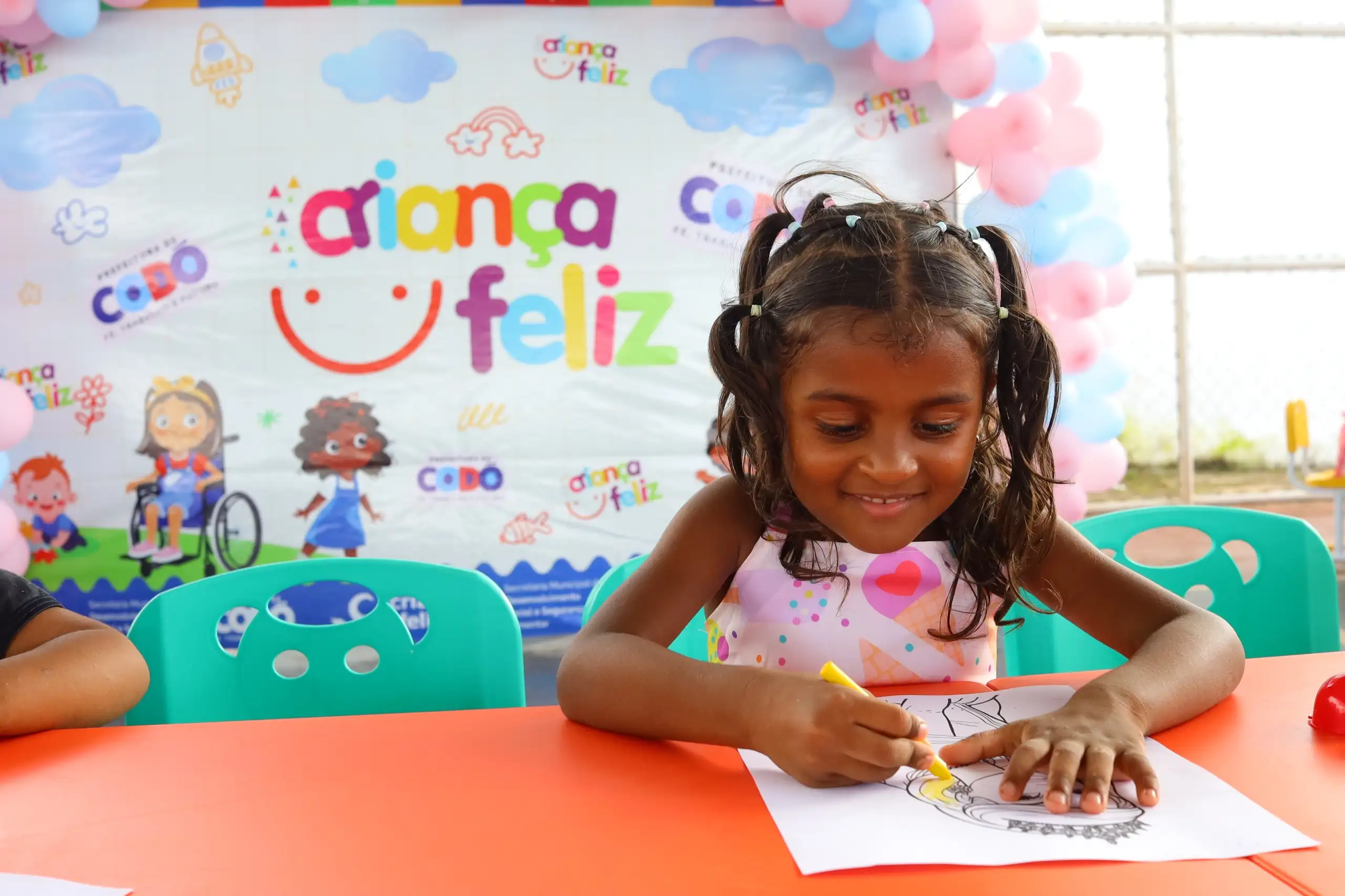 Foto 2 – Primeira menina a receber título de “Bebê Prefeita” marca encerramento da 15ª Semana do Bebê em Codó
