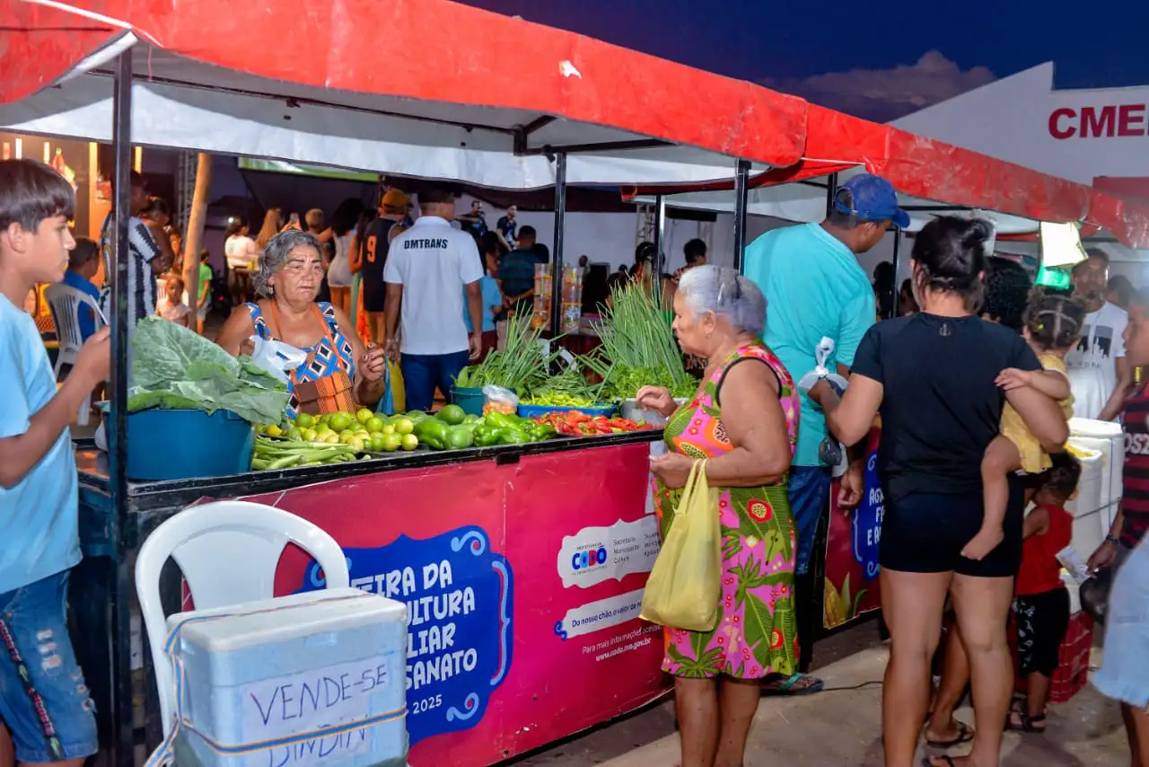 Galeria de imagens - Foto 9 da notícia: Prefeitura de Codó valoriza produtores e artesãos locais em mais uma edição da Feira da Agricultura Familiar