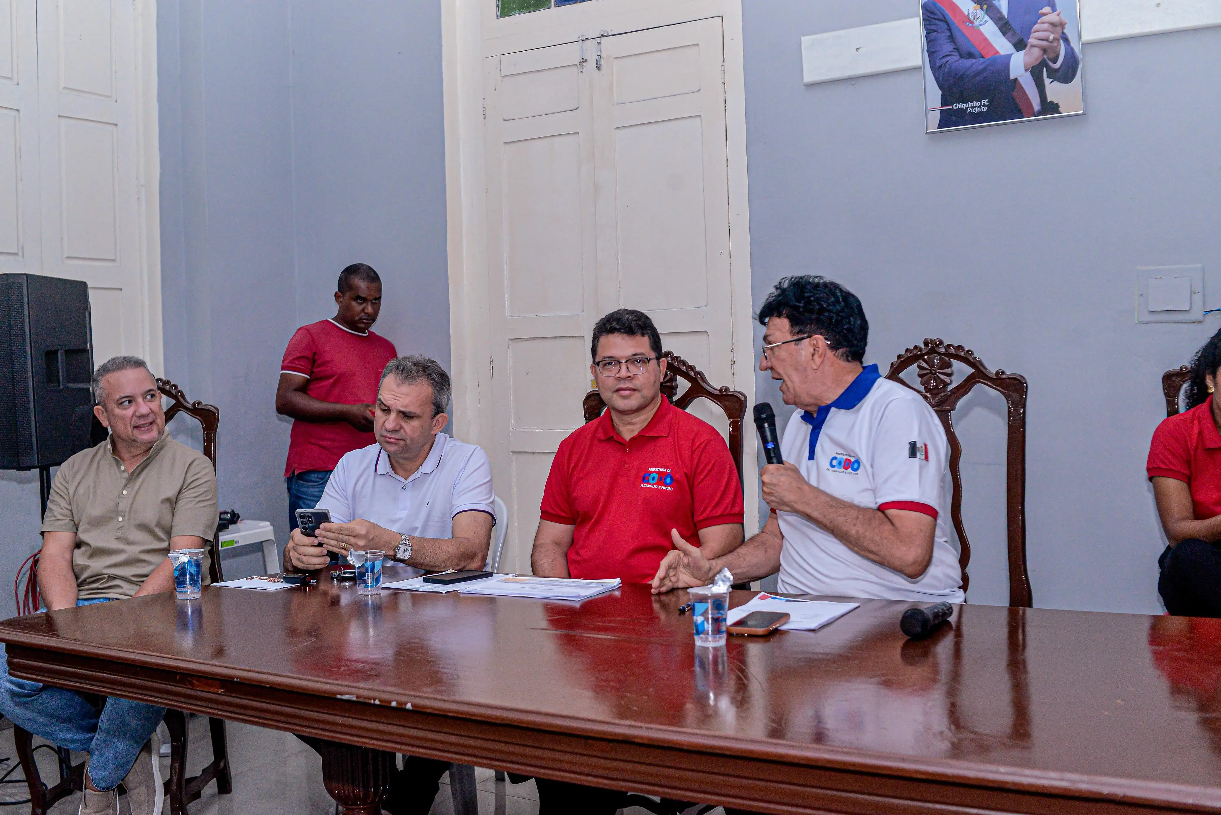 Foto 7 – Prefeito Chiquinho FC se reúne com gestores municipais para discutir demandas da educação