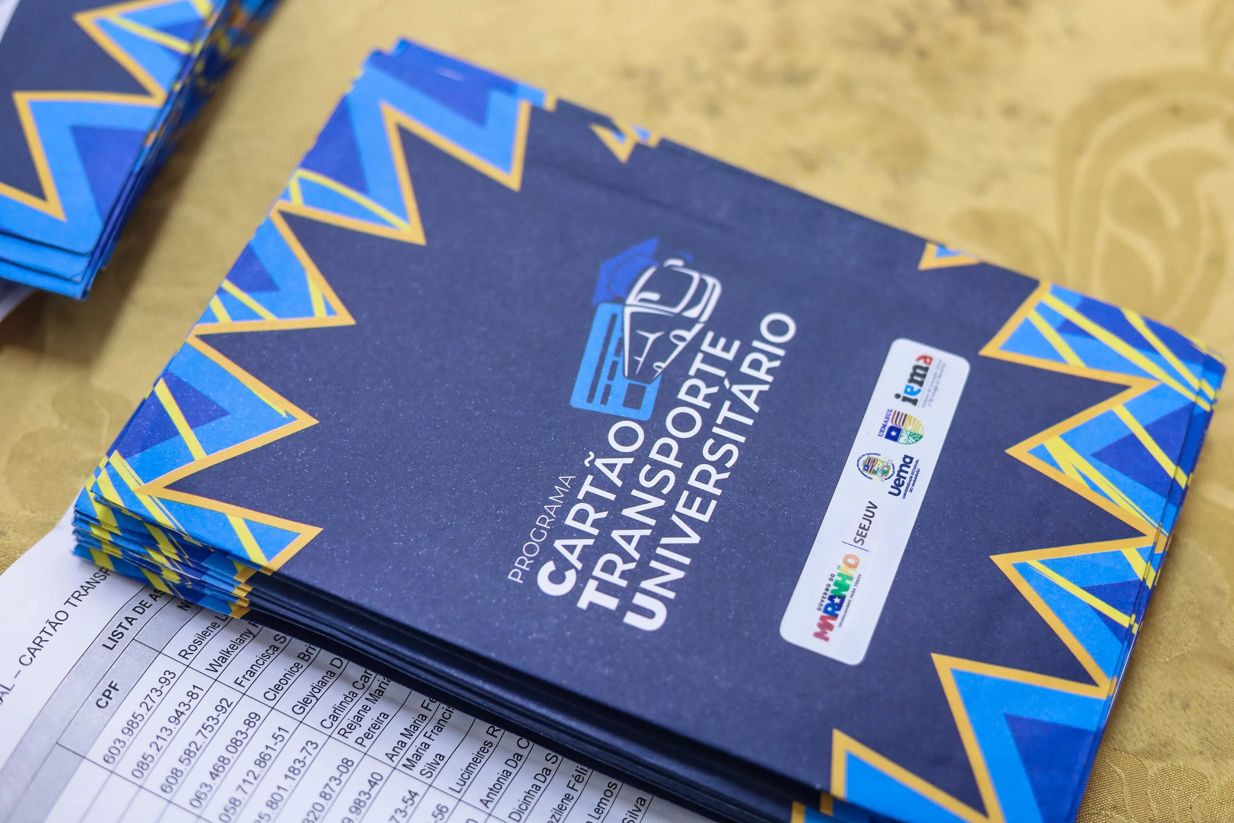 Foto 10 – Estudantes codoenses recebem cartões do Programa Cartão Transporte Universitário