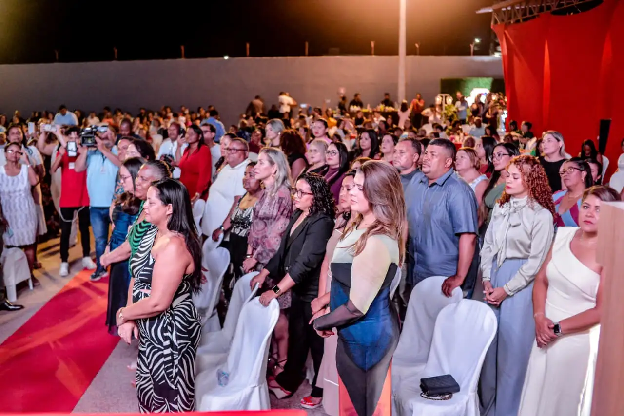Galeria de imagens - Foto 16 da notícia: Posse de gestores escolares da rede municipal de ensino marca novo ciclo na educação de Codó