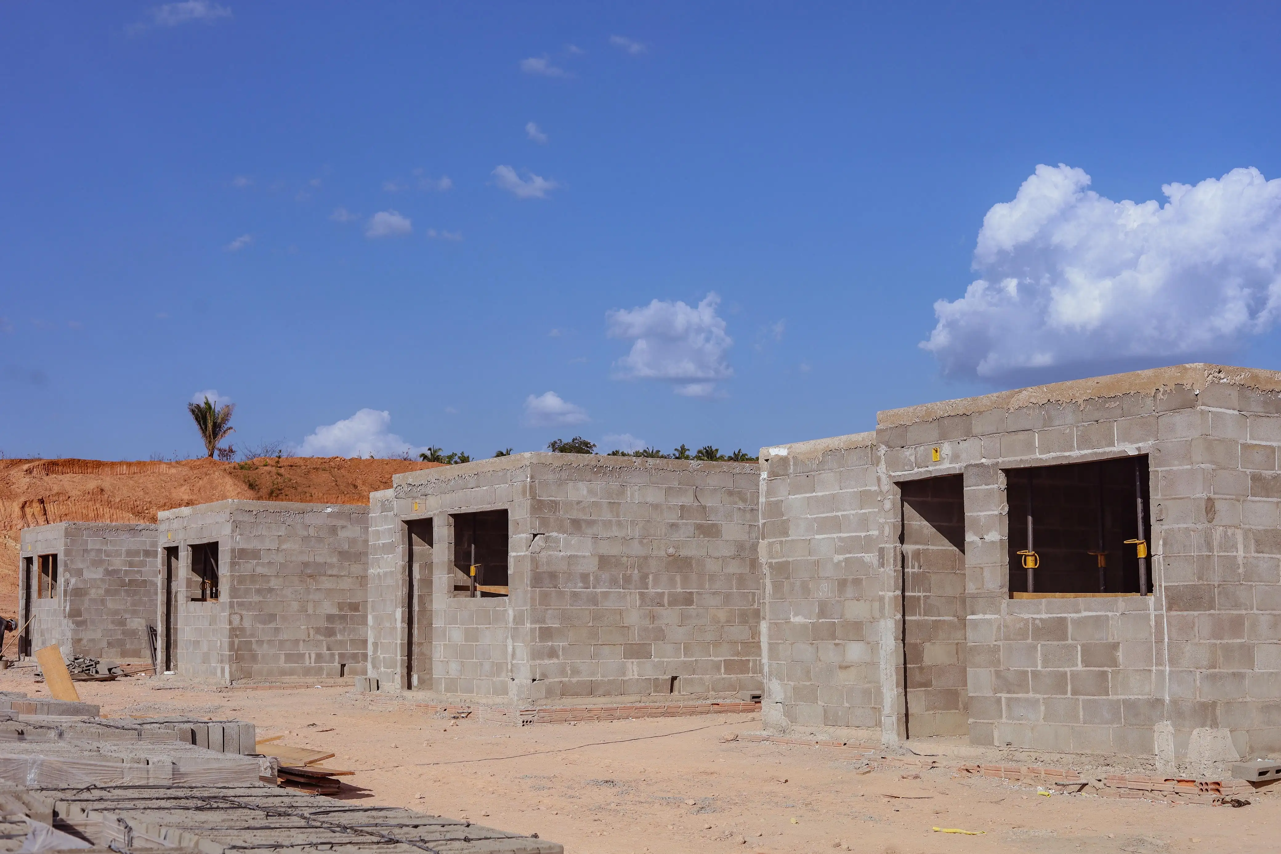 Galeria de imagens - Foto 1 da notícia: Prefeitura de Codó avança na construção de casas do Residencial Monte Belo