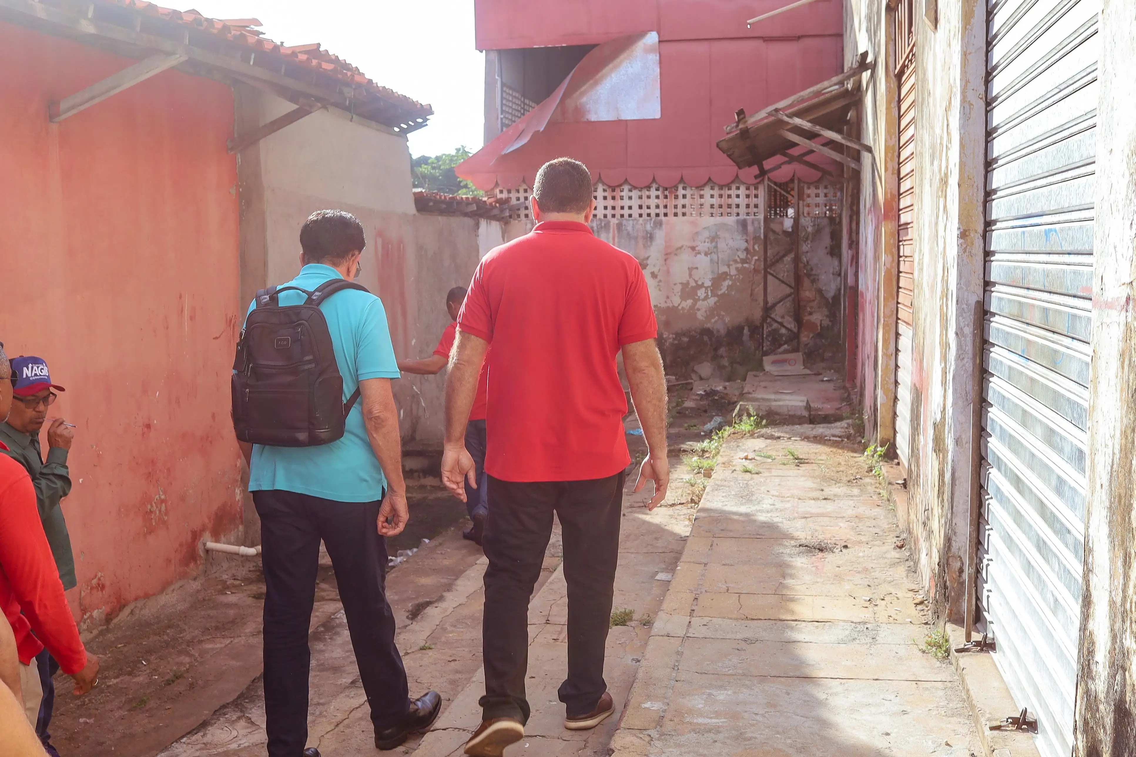 Galeria de imagens - Foto 10 da notícia: Prefeito Chiquinho FC visita Mercado Central de Codó para identificar problemas estruturais e providenciar melhorias