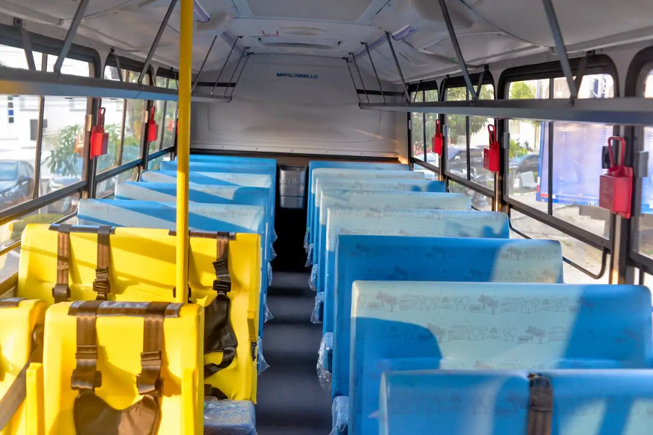Foto 5 – Prefeito Chiquinho FC recebe novo ônibus para reforçar a frota escolar em Codó
