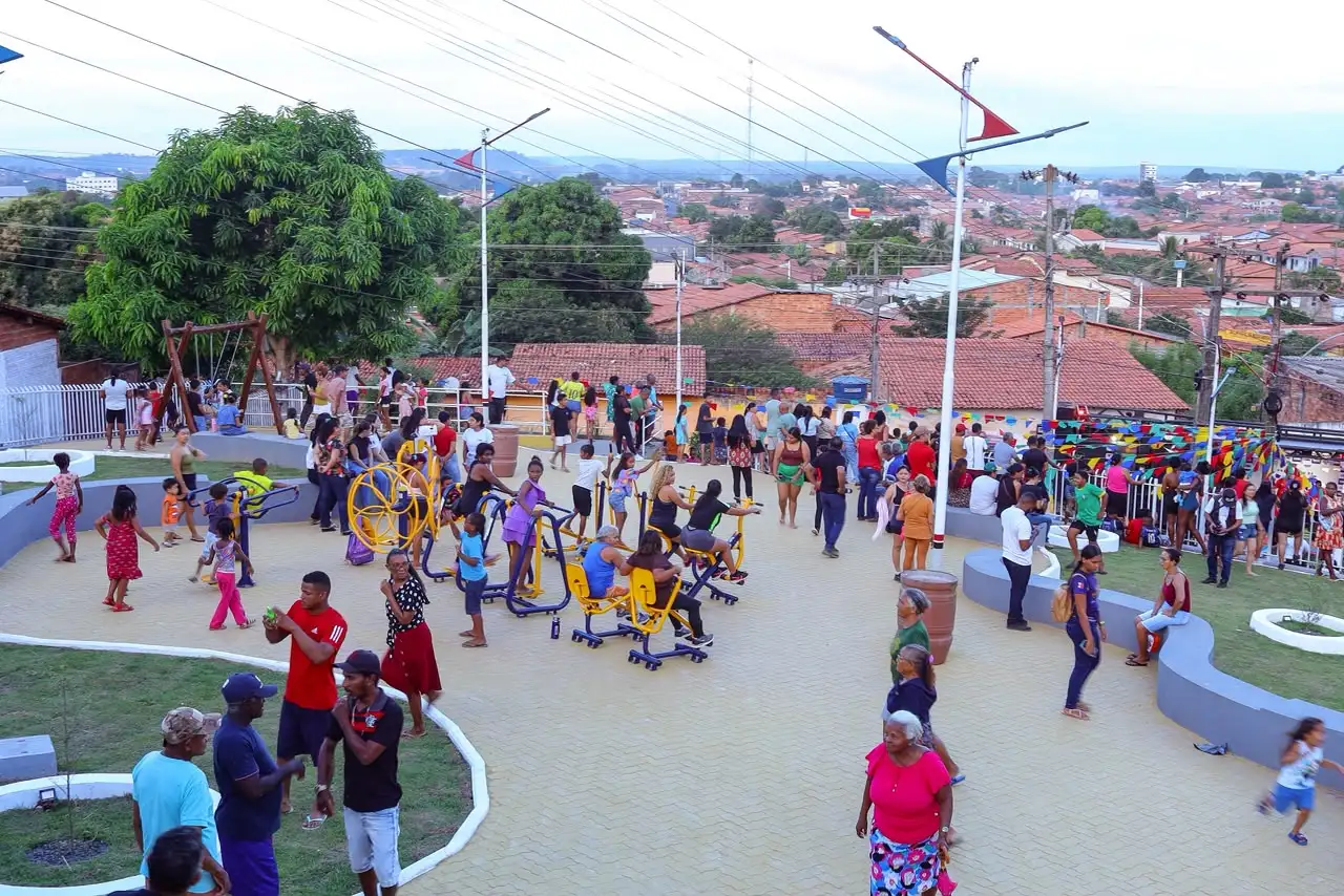 Foto 16 – Prefeitura de Codó entrega nova Praça São Pedro e amplia espaços de lazer para a população