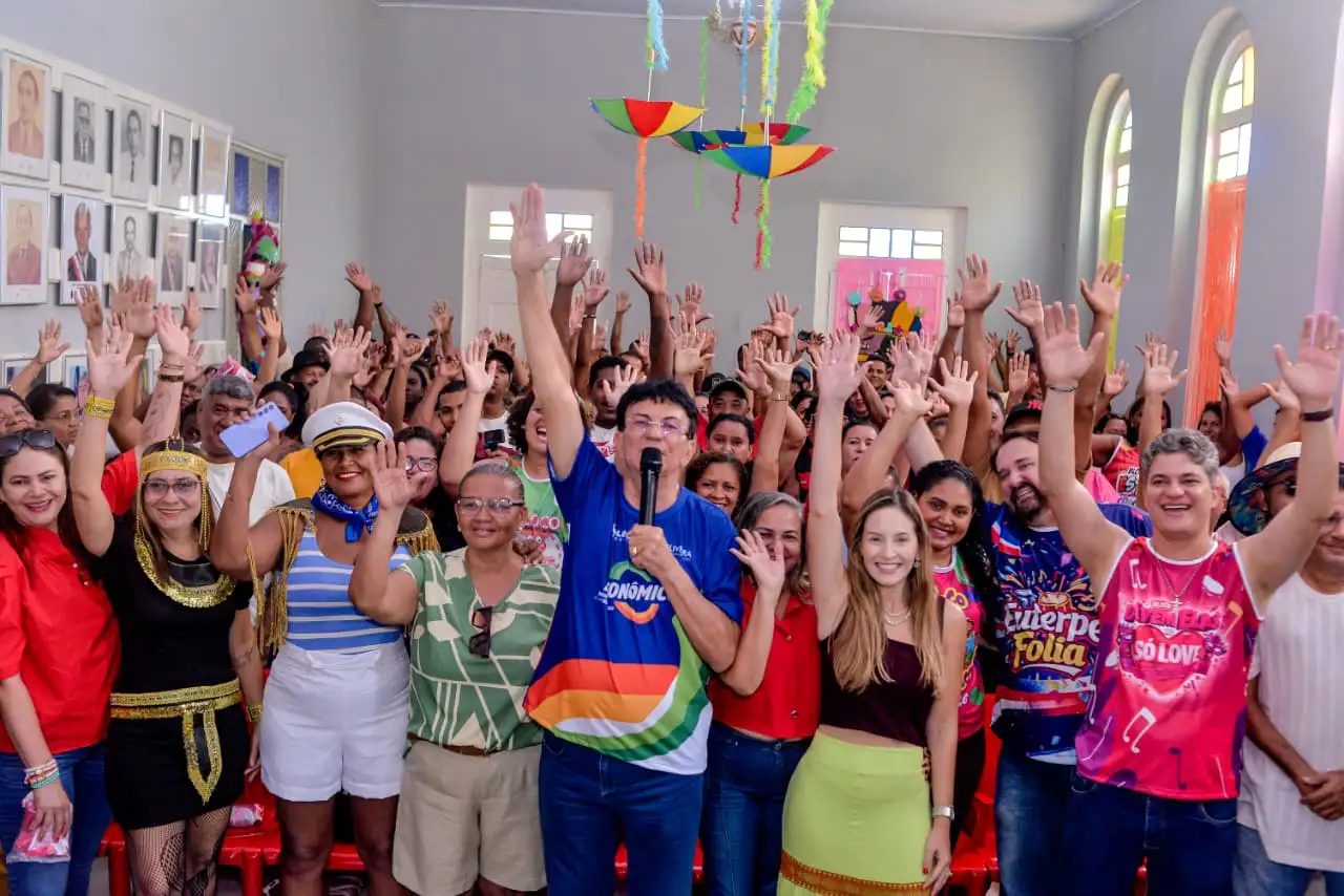 Gestão municipal entrega incentivos para blocos carnavalescos e fortalece a cultura local