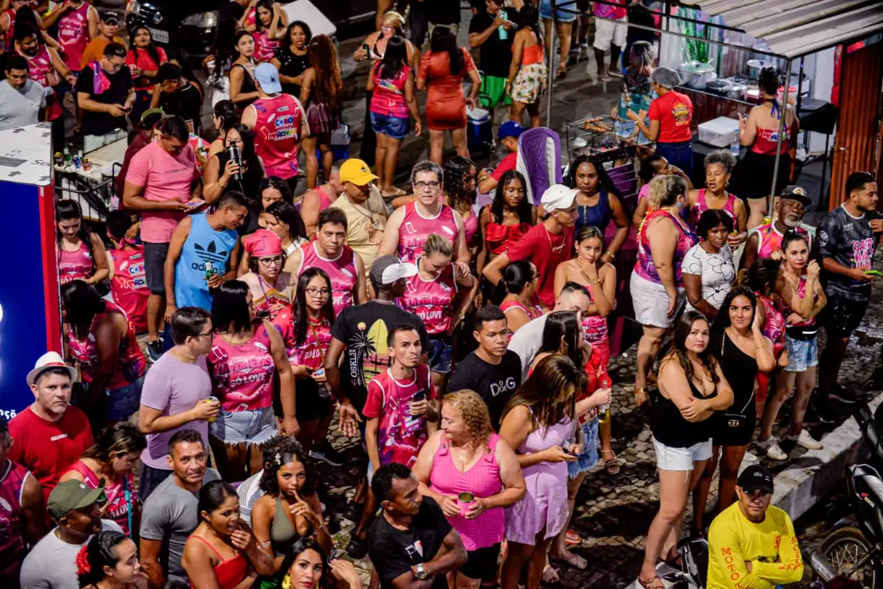 Galeria de imagens - Foto 7 da notícia: Abertura do Carnaval de Codó reúne multidão e dá início à “Folia, Cultura e Paixão” 2026