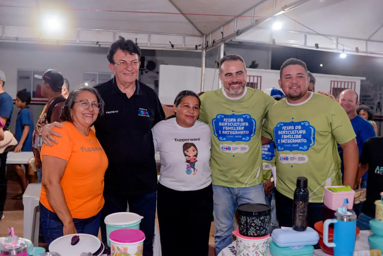 Galeria de imagens - Foto 3 da notícia: Prefeitura de Codó valoriza produtores e artesãos locais em mais uma edição da Feira da Agricultura Familiar