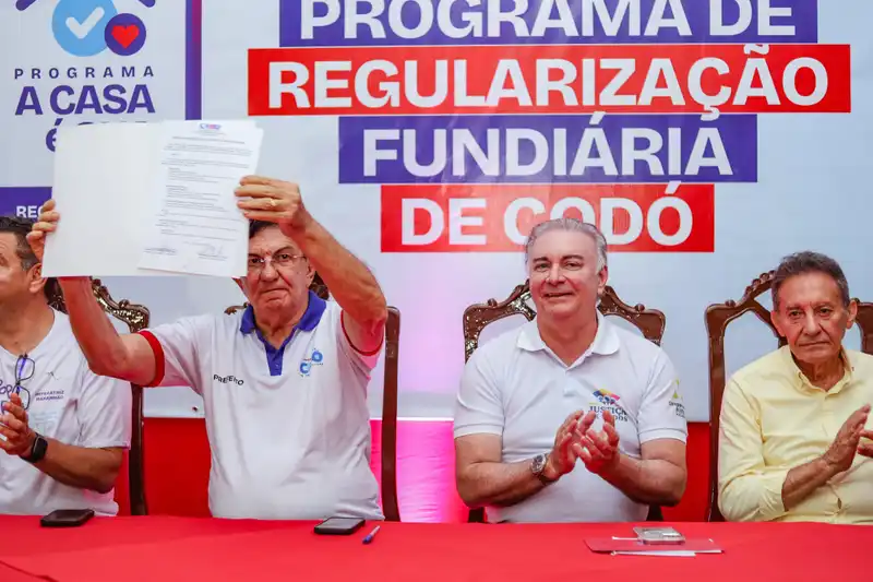 Foto 2 – Prefeitura de Codó realiza a primeira entrega de títulos de propriedade pelo programa “A Casa é Sua”
