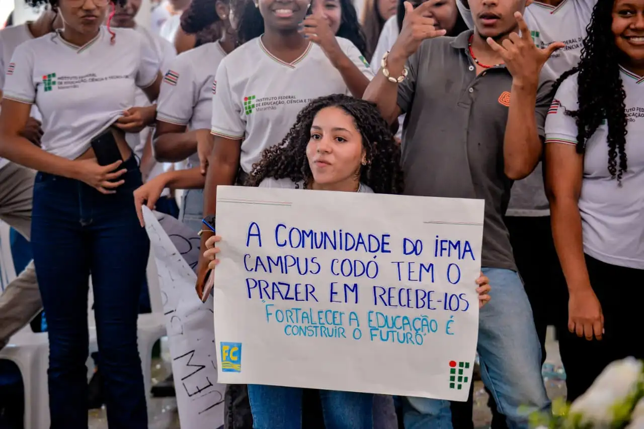 Foto 8 – Prefeitura de Codó firma convênio com IFMA e garante transporte escolar gratuito para 480 estudantes