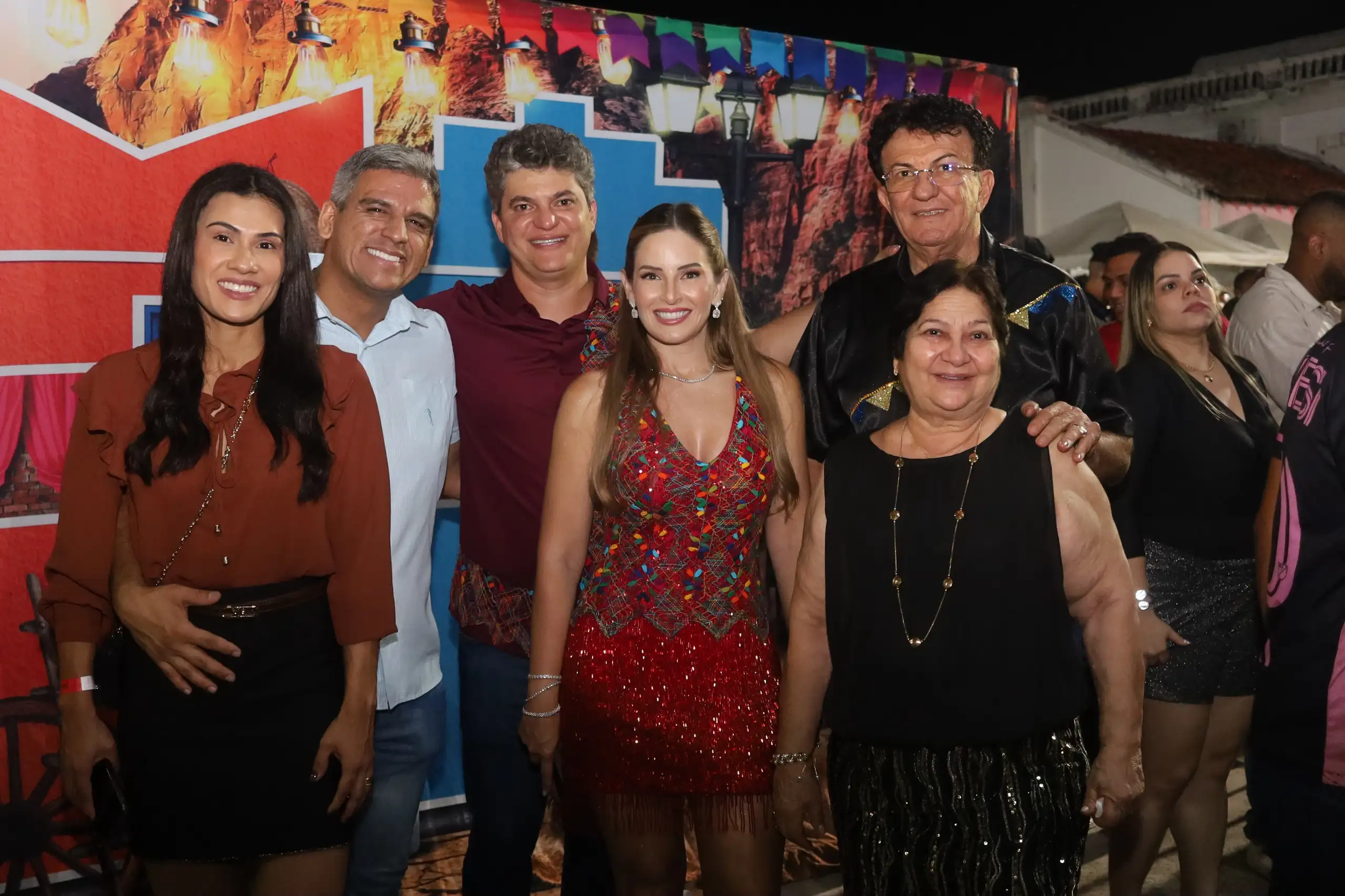 Galeria de imagens - Foto 11 da notícia: Festival Julino de Codó bate recorde de público no segundo dia de festa na Praça São Sebastião