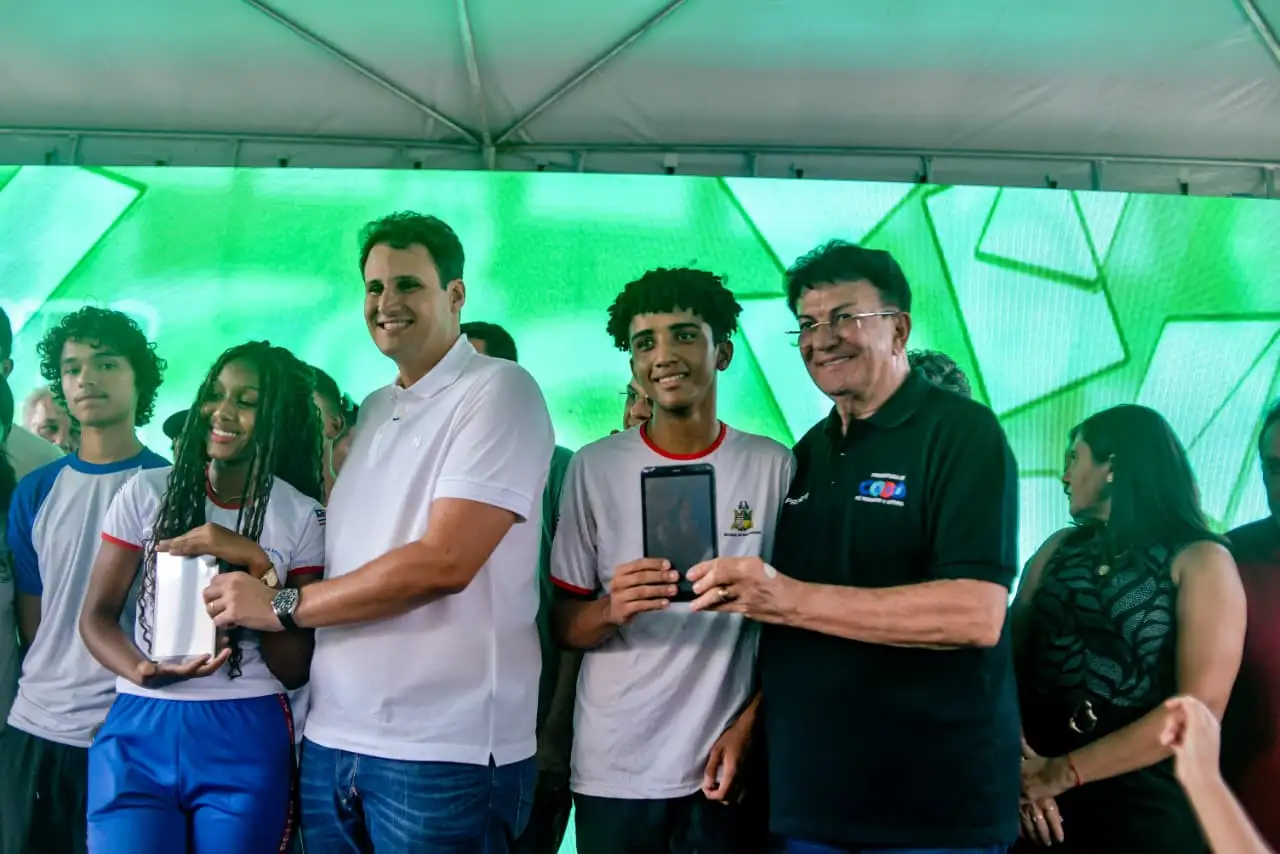 Foto 11 – Estudantes codoenses recebem mais de 4 mil tablets do programa “Tô Conectado” no Festival Conecta Codó