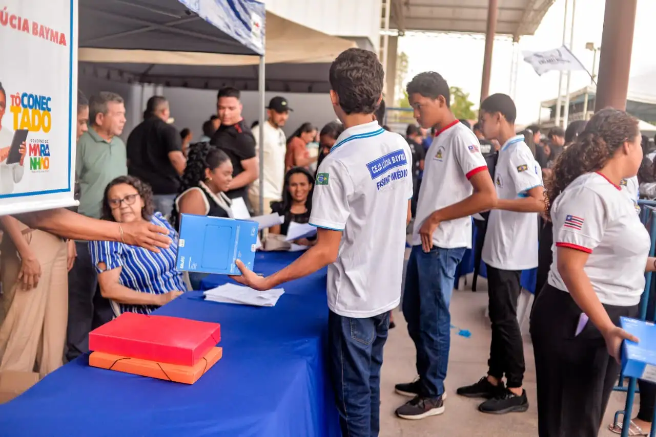 Foto 4 – Estudantes codoenses recebem mais de 4 mil tablets do programa “Tô Conectado” no Festival Conecta Codó
