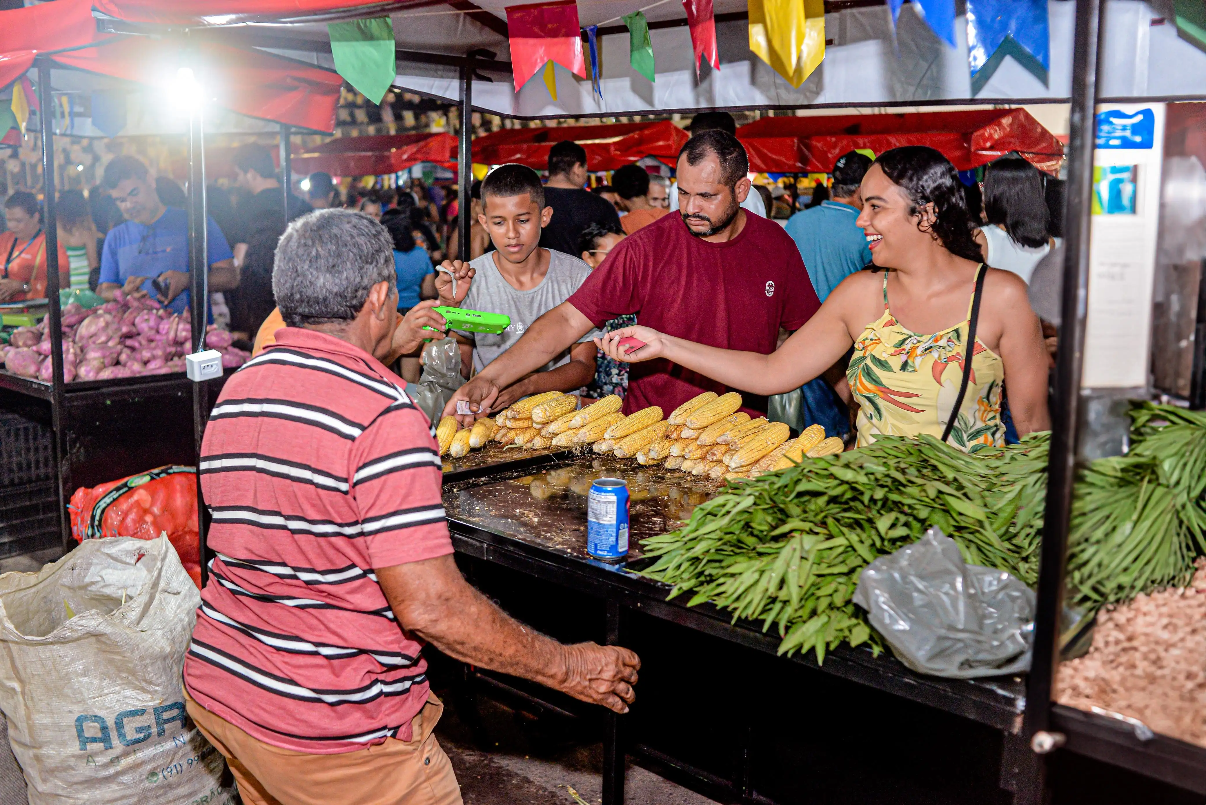 Galeria de imagens - Foto 1 da notícia: Cultura e Empreendedorismo marcaram o fim de semana em Codó na Feira da Agricultura Familiar e Artesanato