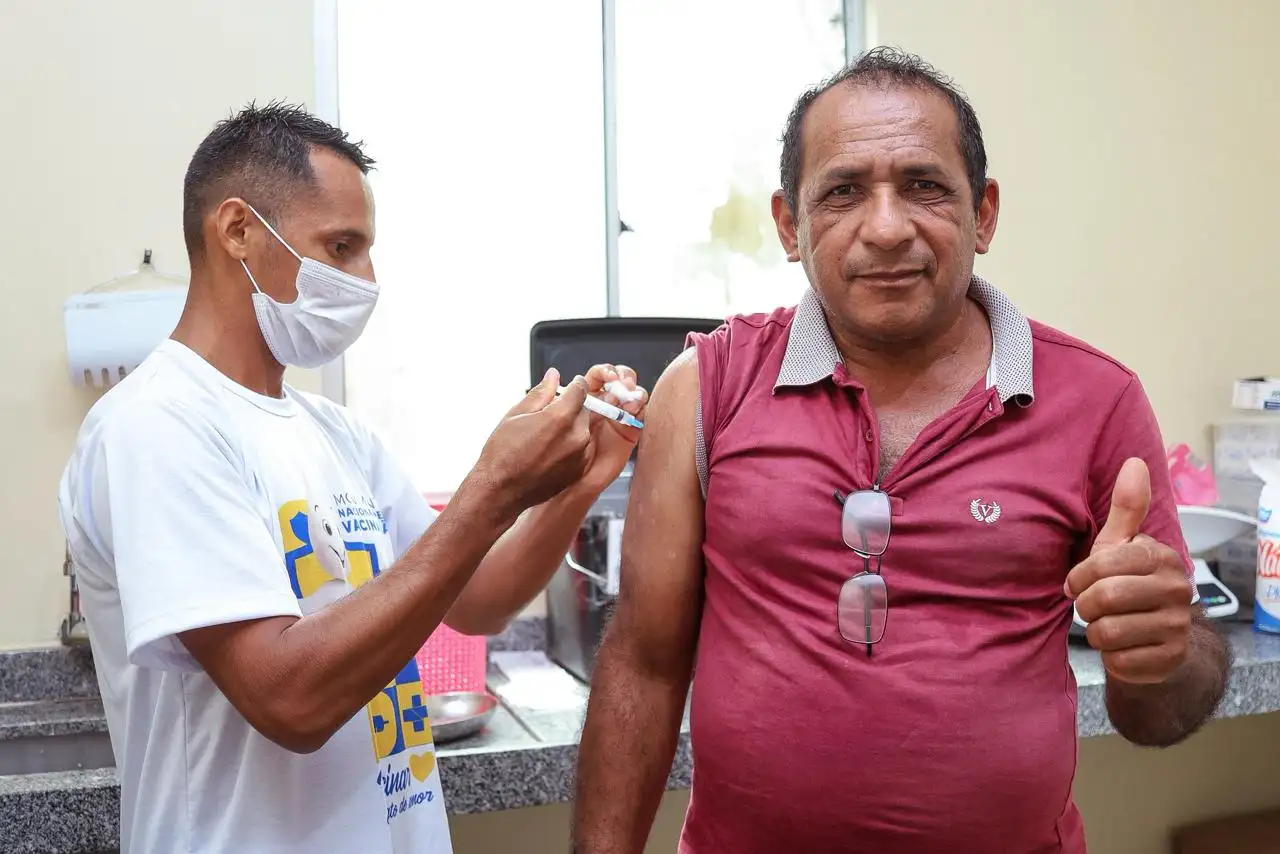 Foto 9 – Mais de 1,2 mil doses são aplicadas no Dia D de vacinação contra a influenza em Codó