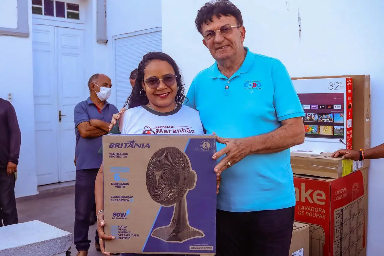 Foto 3 – Prefeitura de Codó realiza entrega de prêmios a servidores sorteados em comemoração ao dia do servidor