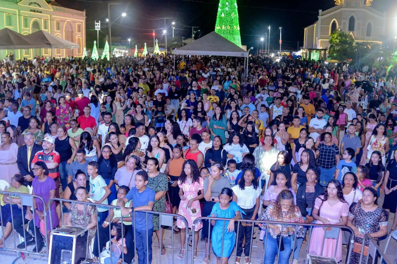 Foto 8 – Dia do Evangélico é celebrado com grande festa e show de Davi Sacer em Codó