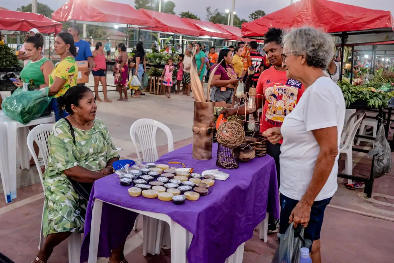 Galeria de imagens - Foto 7 da notícia: 4ª edição da Feirinha da Agricultura Familiar reúne produtores rurais e artesãos movimentando economia e cultura em Codó