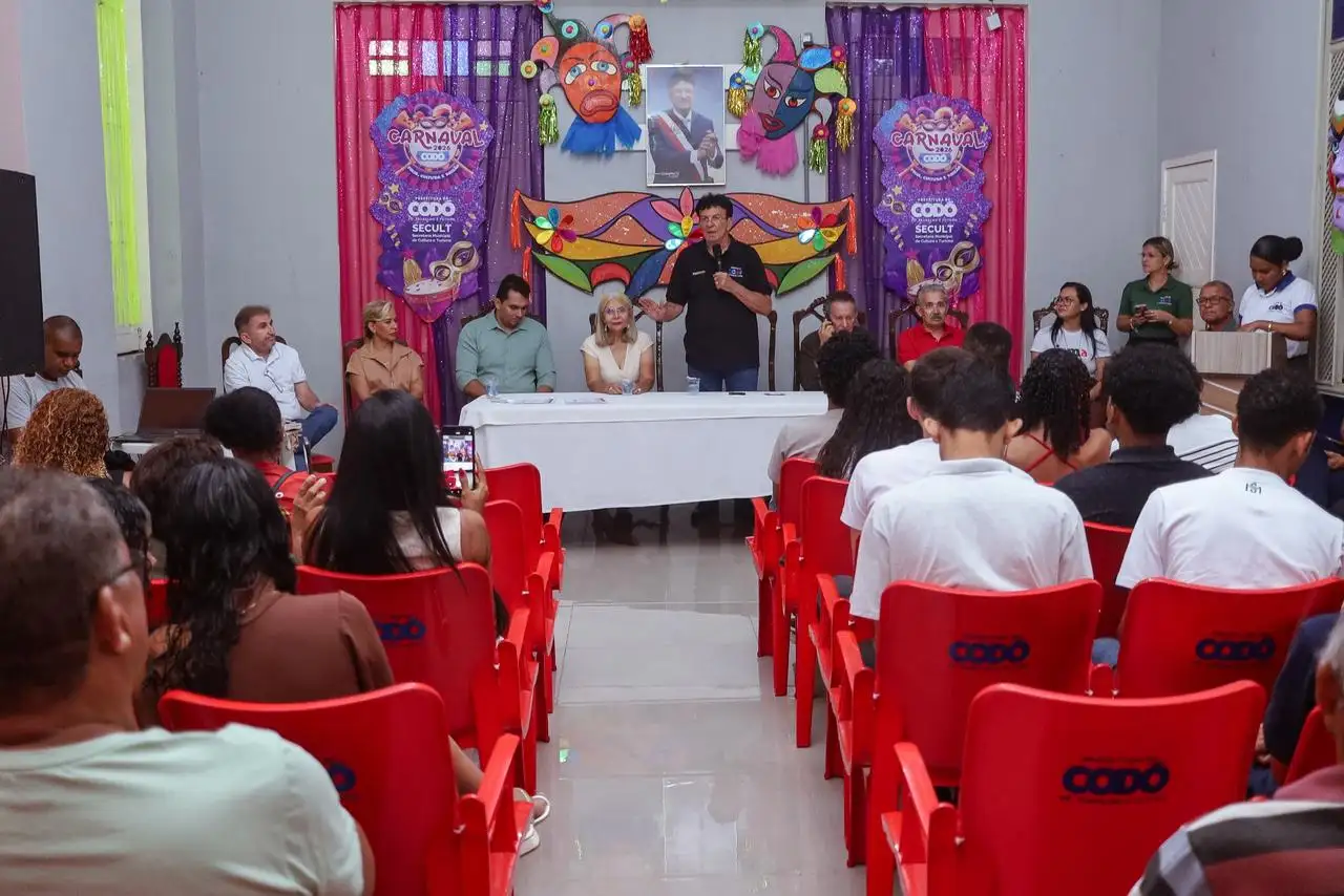 Galeria de imagens - Foto 9 da notícia: Prefeitura de Codó e IEMA certificam participantes do curso de Vitrinismo com foco no fortalecimento do comércio local