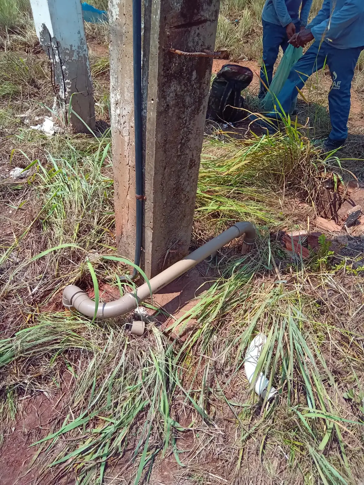 Foto 2 – Após desabamento de caixa d’Água no povoado Santa Joana, SAAE age rápido e normaliza abastecimento na comunidade