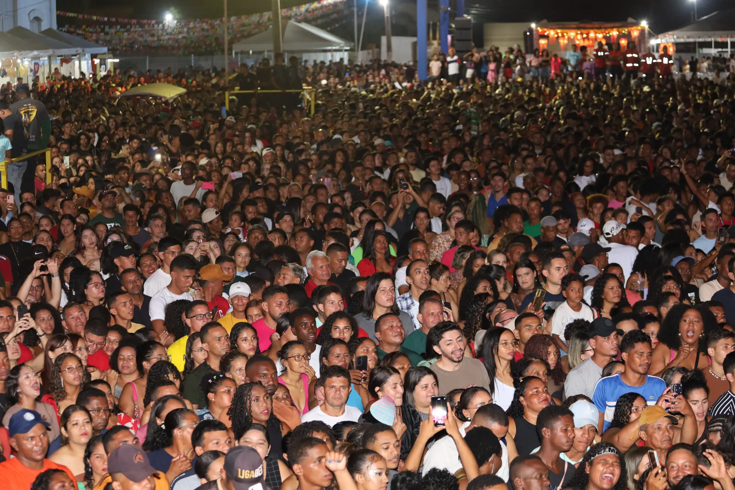 Galeria de imagens - Foto 14 da notícia: Encerramento do Festival Julino reúne milhares de pessoas em Codó