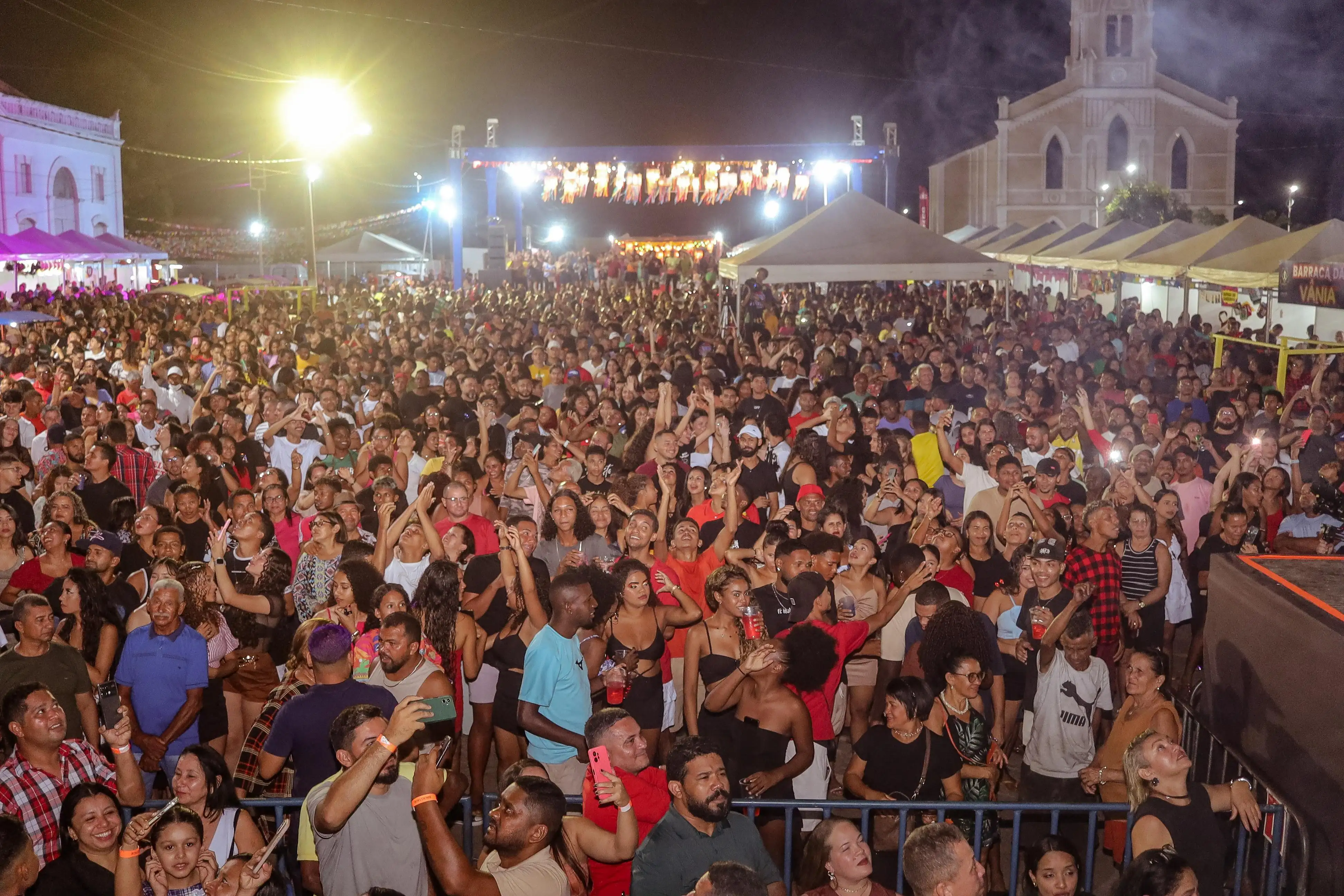 Foto 10 – Tradição, alegria e muito forró marcam a abertura do Festival Julino de Codó