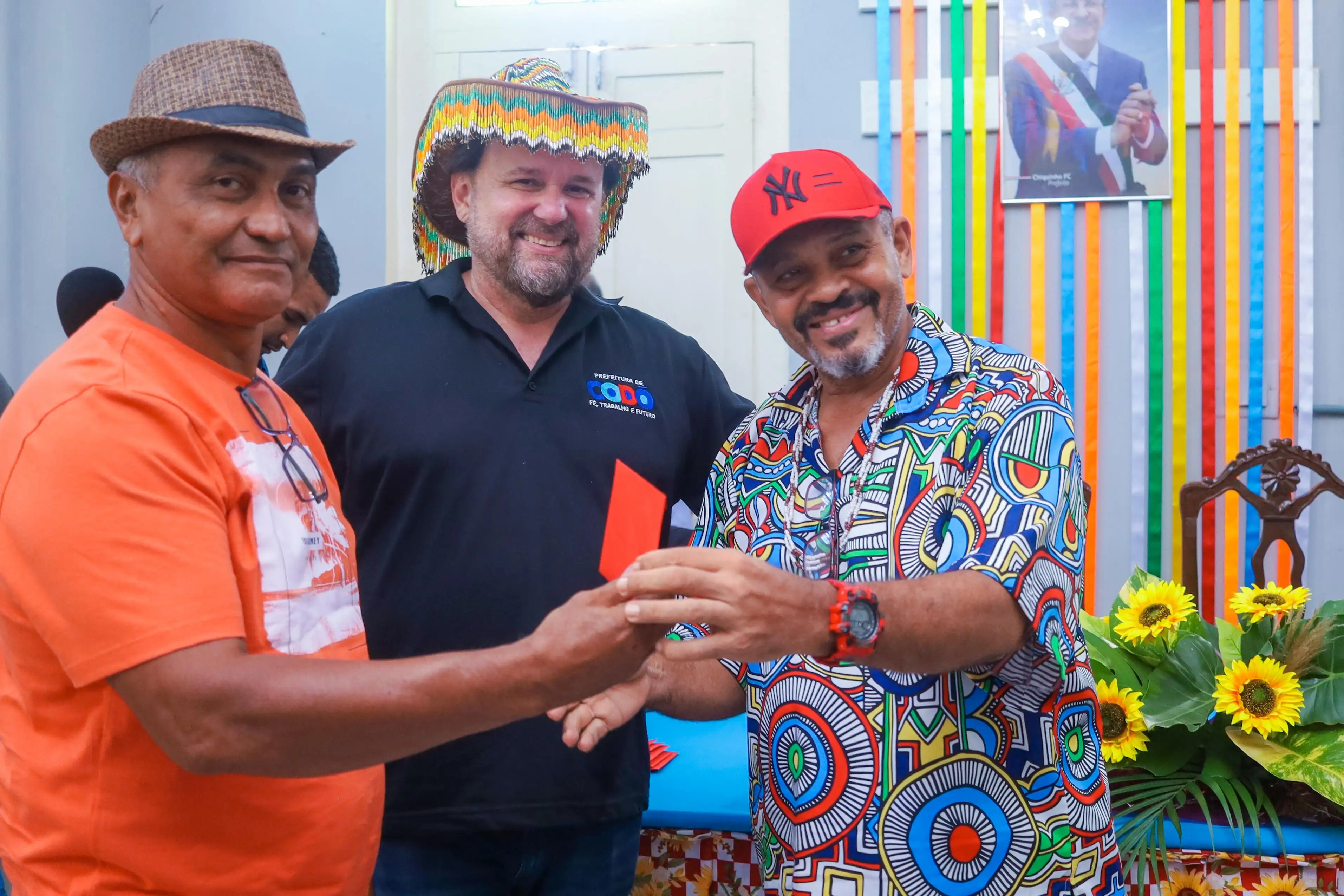 Foto 10 – Prefeitura de Codó entrega incentivo financeiro para bandas e arraiais do município