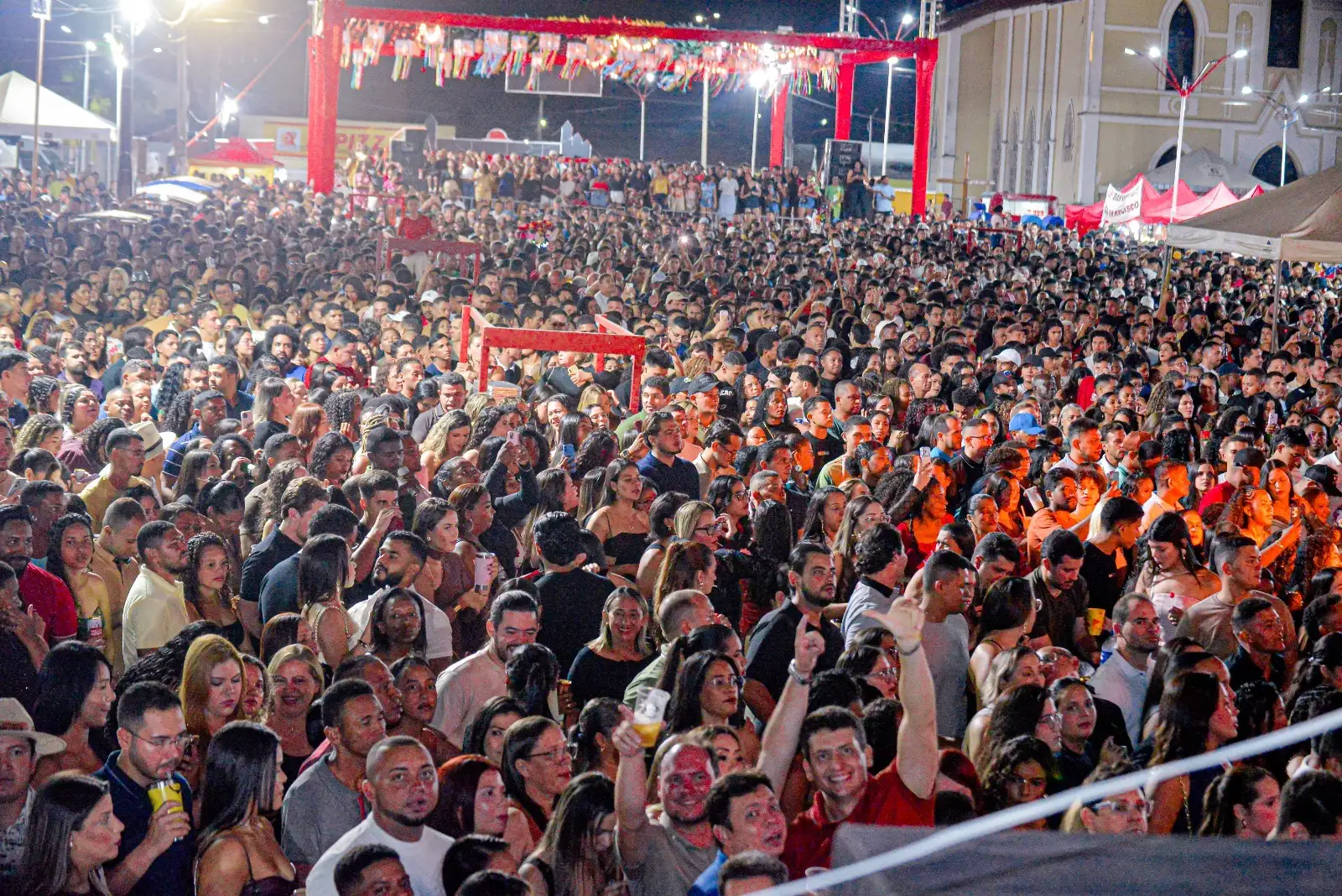 Foto 9 – Festival Julino de Codó reúne milhares de pessoas e encerra programação com grande show de Xand Avião