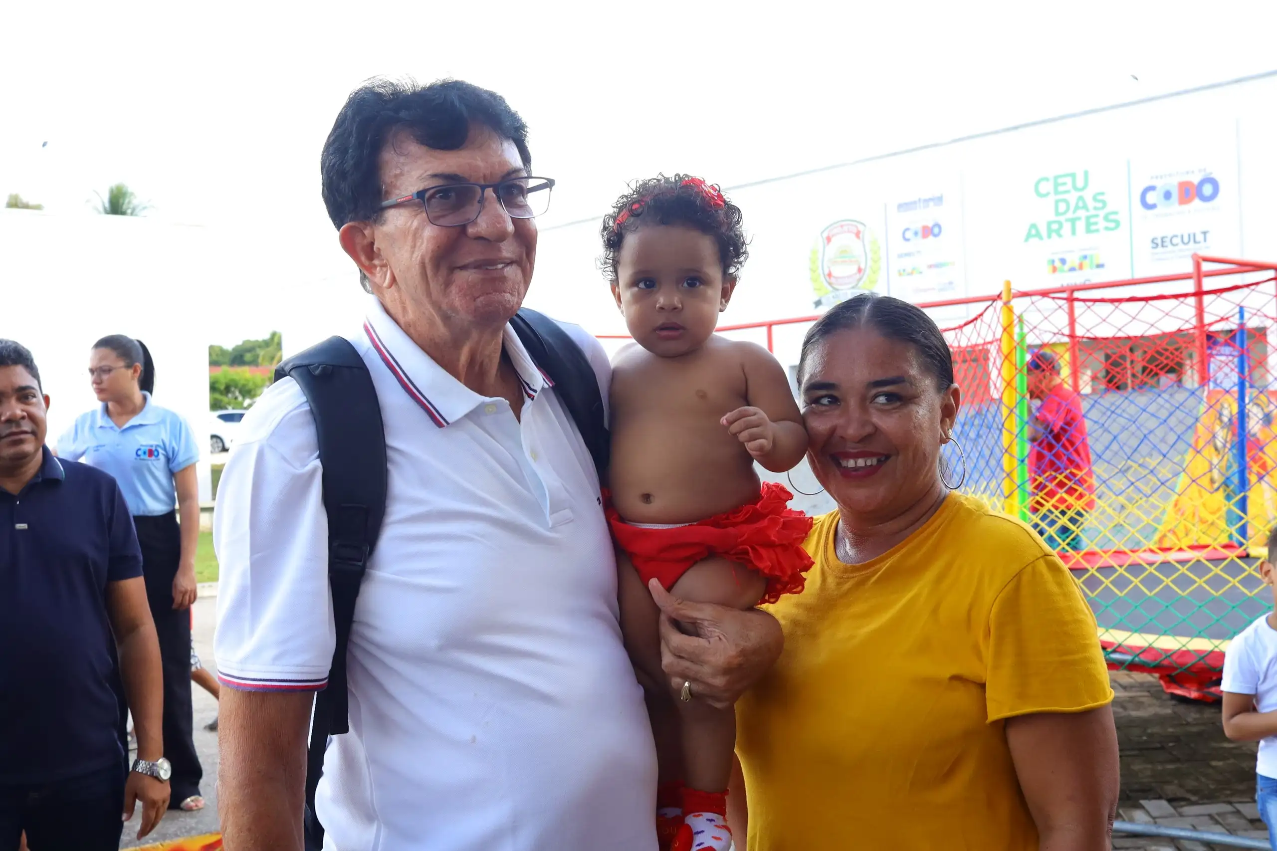 Foto 6 – Primeira menina a receber título de “Bebê Prefeita” marca encerramento da 15ª Semana do Bebê em Codó