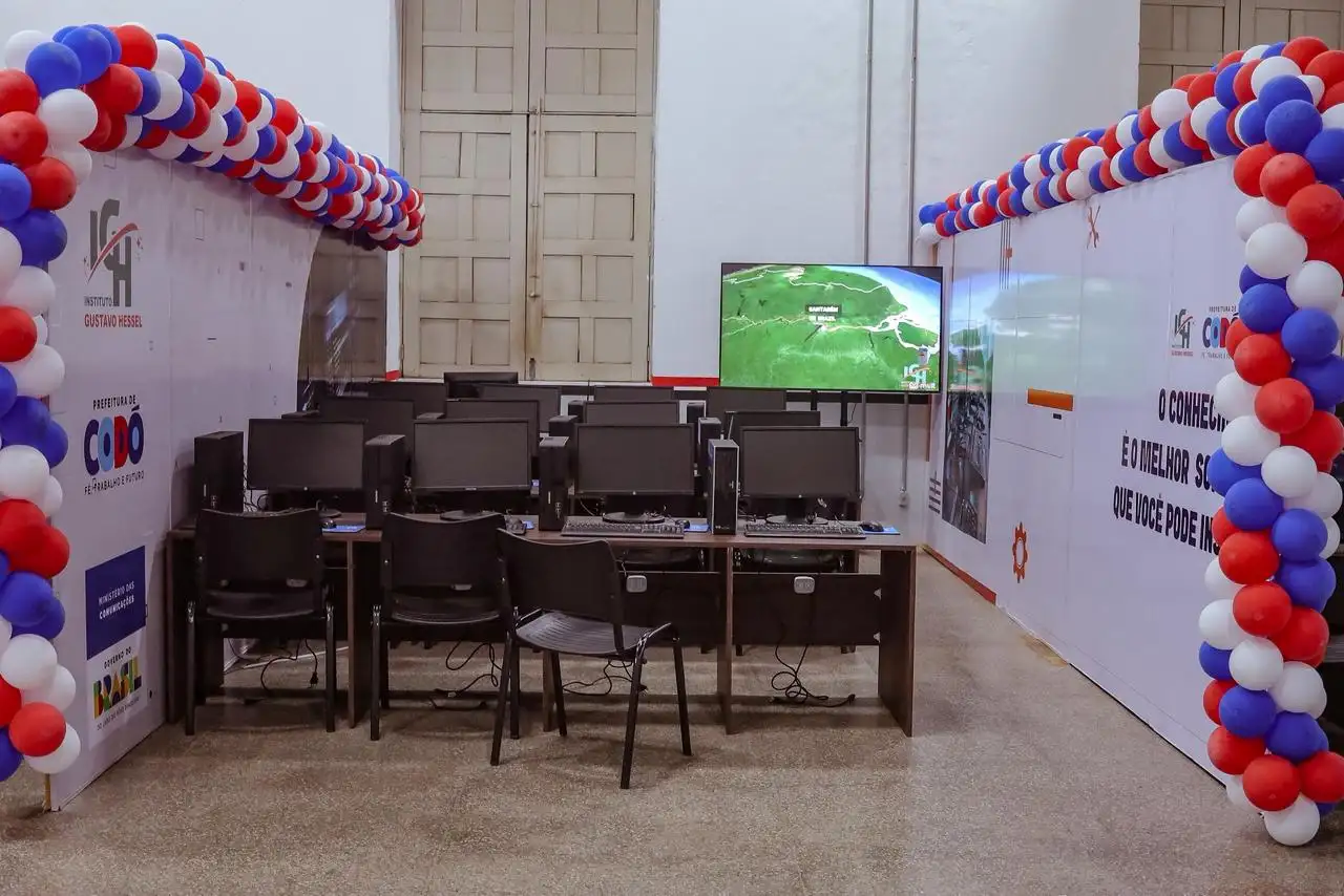 Galeria de imagens - Foto 17 da notícia: Ministério das Comunicações reforça inclusão digital em Codó com entregas que promovem avanços tecnológicos na educação