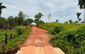 Prefeitura de Codó entrega mais uma ponte de madeira reformada na zona rural