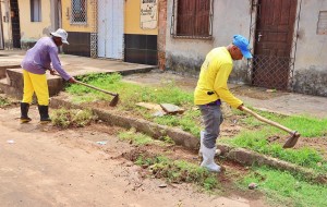 Prefeitura de Codó realiza limpeza em canais  para reduzir transtornos das chuvas no bairro Santo Antônio