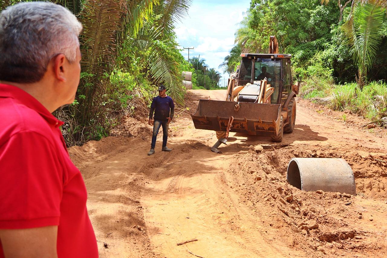 Prefeito Zé Francisco faz vistorias em obras de estradas rurais na região de Cajazeiras de Codó